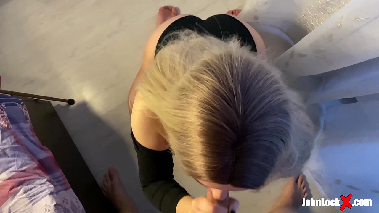 Redhead Sucking Dick και Fucking Up, να πάρει σπέρμα στον κώλο της